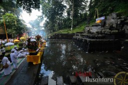 Kerajaan Kahuripan: Sebuah Monarki Satu Raja, Banyak Drama!