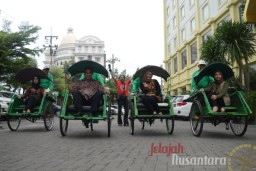 Tingkatkan Layanan, Pesonna Hotel Ampel Gandeng Jasa Pengayuh Becak