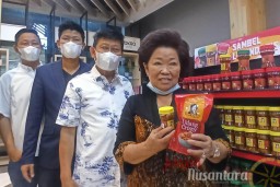 Manjakan Wisatawan, Bu Rudy Hadirkan Pusat Oleh Oleh Khas Surabaya
