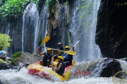 Putri : Arum Jeram Songa Adventure Luar Biasa Bikin Liburan Bareng Bestie Makin Menyenangkan
