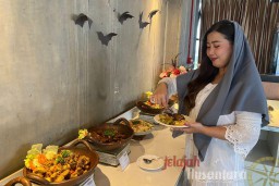 Menikmati Kelezatan Bukber Bareng Sahabat di Rooftop MaxOne Dharmahusada