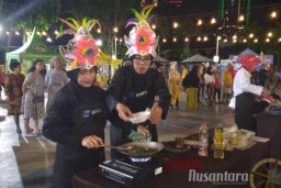 Hotel Bisanta Bidakara Ajak Ibu Ibu Ikuti Lomba Memasak Rawon Suroboyo