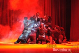 Siswa Smamda Surabaya Unjuk Kebolehan Dalam Pentas Arena “Pesugihan”