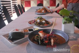 Aroma Lezat “Lodeh Salmon” Crown Prince Hotel Bikin Ketagihan