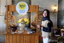 Ini Keseruan Nongkrong asik Bareng Bestie Sembari Makan Siang di Yello Hotel Jemursari