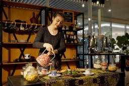 “Angkringan Bintoro” Destinasi Kuliner Baru nan Mewah di Surabaya