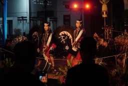 Sorak-Sorai Sandur: Ketika Budaya Lokal Menaklukkan Penonton