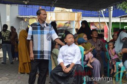 Khitan Massal Gratis Bikin Orang Tua Menangis Bahagia