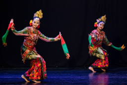 UKM Tari UNESA Gelar “Estafet Tubuh Menari” Peringati World Dance Day 2026