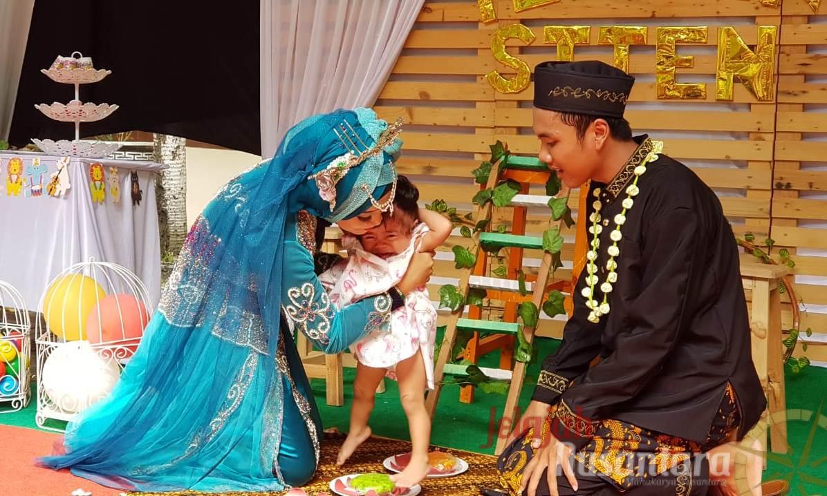 Tradisi Jawa Tedhak Siten, Tradisi Sarat Filosofi Kehidupan