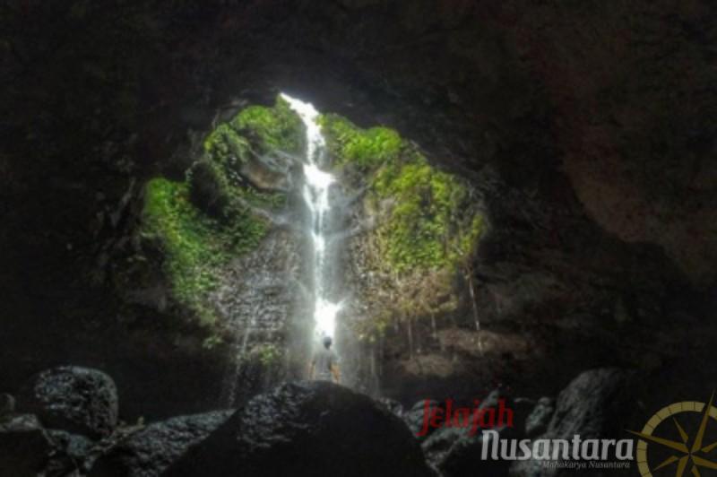 Air Terjun Dalam Gunung Cuban Pawon