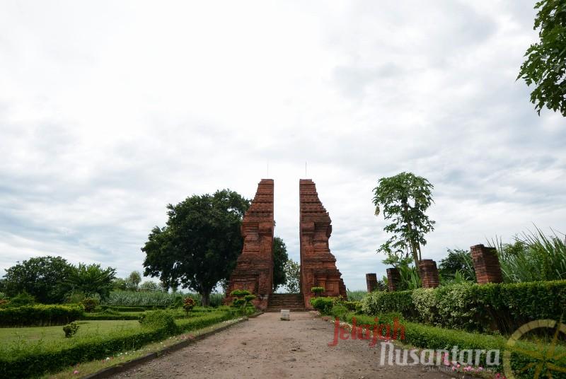 Video: Gapura Wringin Lawang