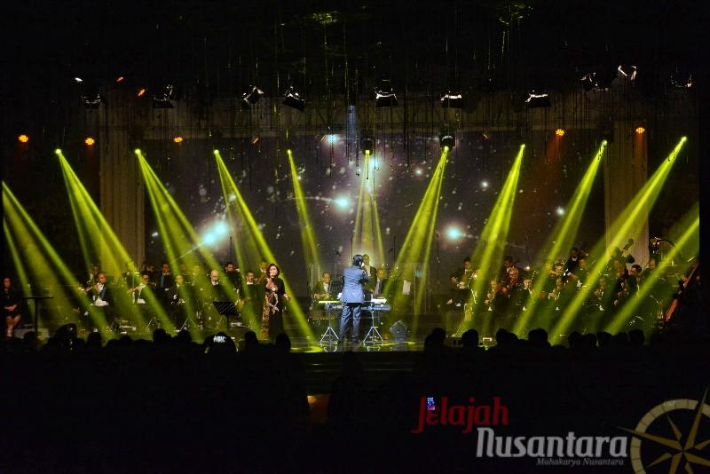 Foto: Konser Persembahanku Indah Kurnia dan Twilite Orchestra