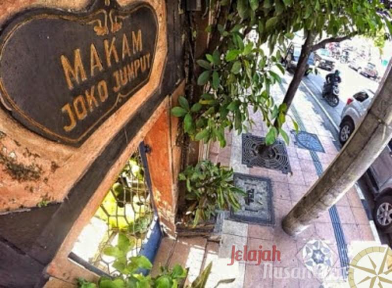 Makam Joko Jumput, Pendiri kota Surabaya Terhimpit Bangunan Menjulang