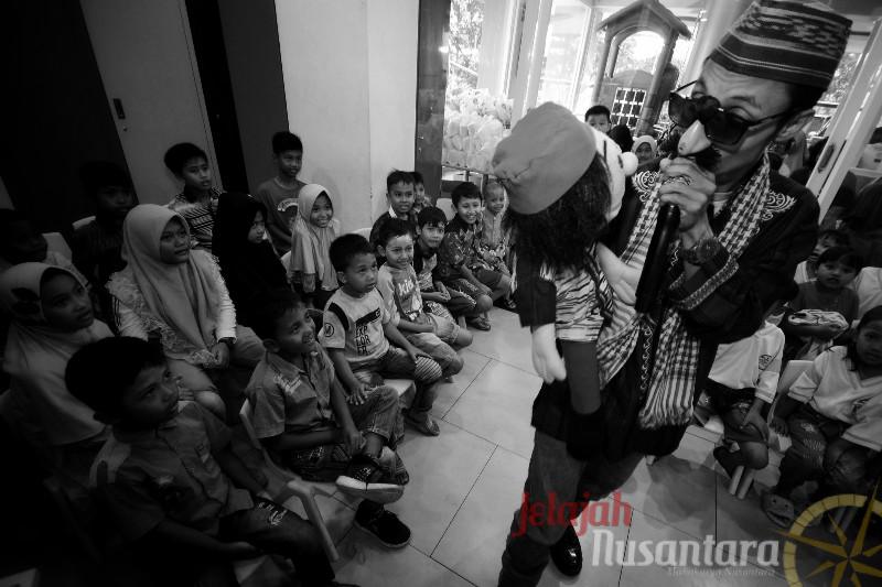 Komunitas U.S.C Berbagi Keceriaan Anak-Anak Kampung Pemulung di Bulan Suci