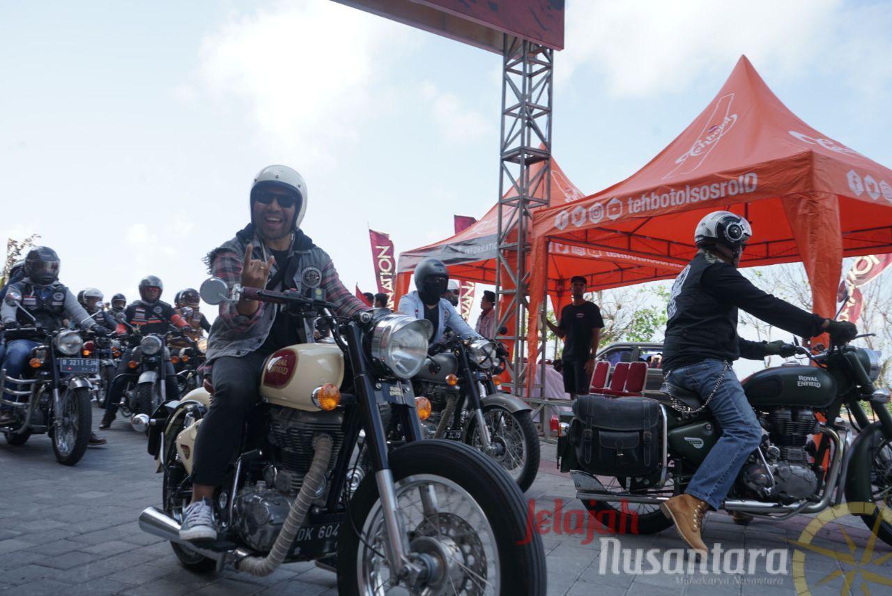 Dentuman Royal Enfield dan Gendang Baleganjur Buka Jambore Internasional Royal Enfield di Kawasan Wisata Pantai Melasti