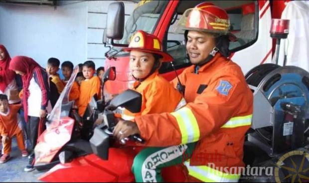 Wisata Edukasi Pemadam Kebakaran Surabaya Punya Daya Tarik Bagi Pelajar