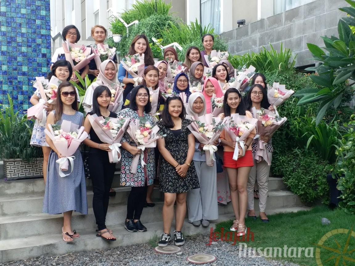Tua Muda Milenial Makin Gemar Merangkai Bunga