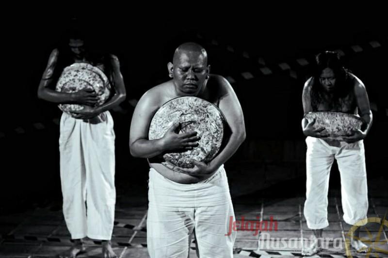 Teater Api Indonesia Pentaskan Sri Minggat