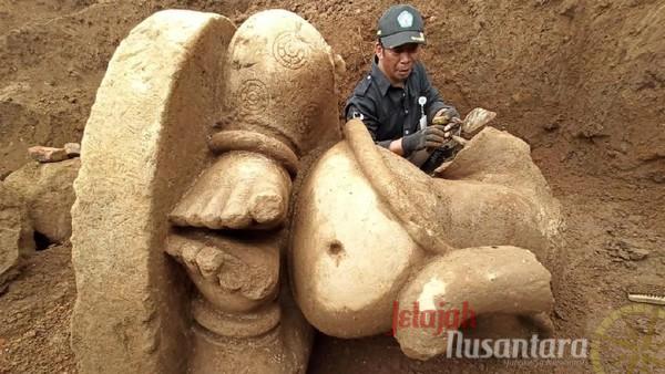 Warga Dieng Temukan Arca Ganesha Terbesar