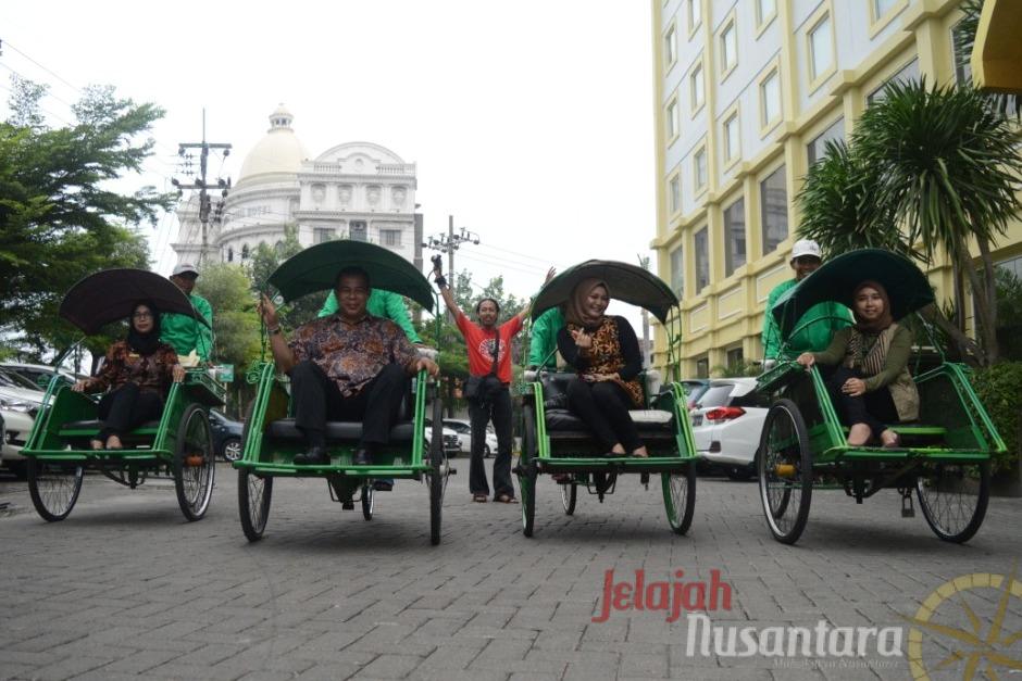 Tingkatkan Layanan, Pesonna Hotel Ampel Gandeng Jasa Pengayuh Becak