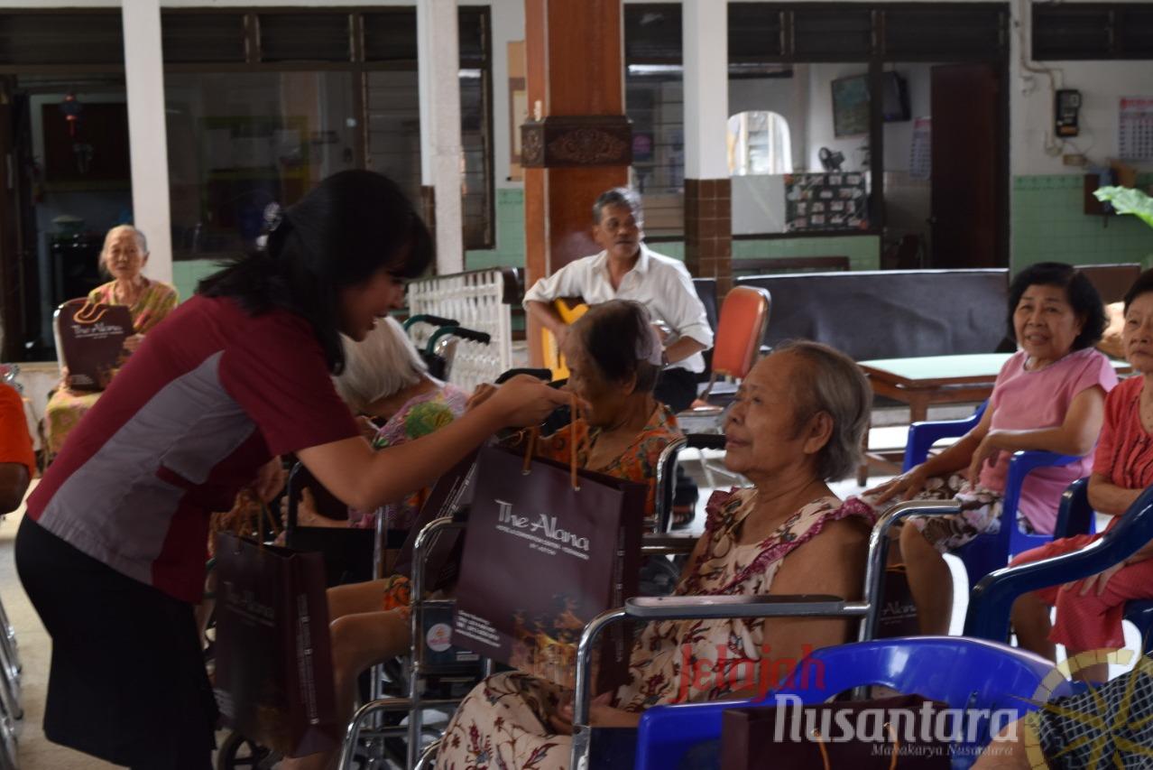 Wujudkan Kepedulian, Alana Yogyakarta Kunjungi Panti Wreda