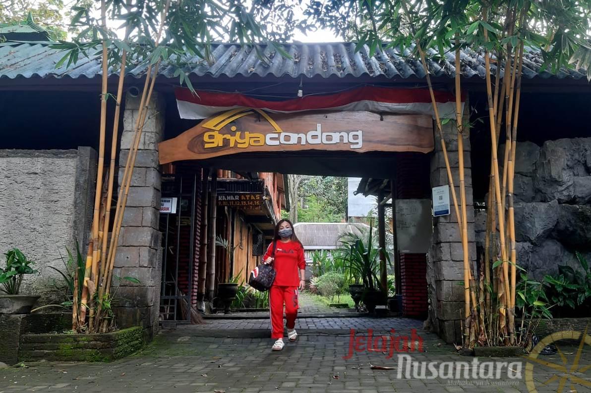 Bernuansa Alam dan Riverside Penginapan “Griya Condong” Bikin Liburan Makin Seru