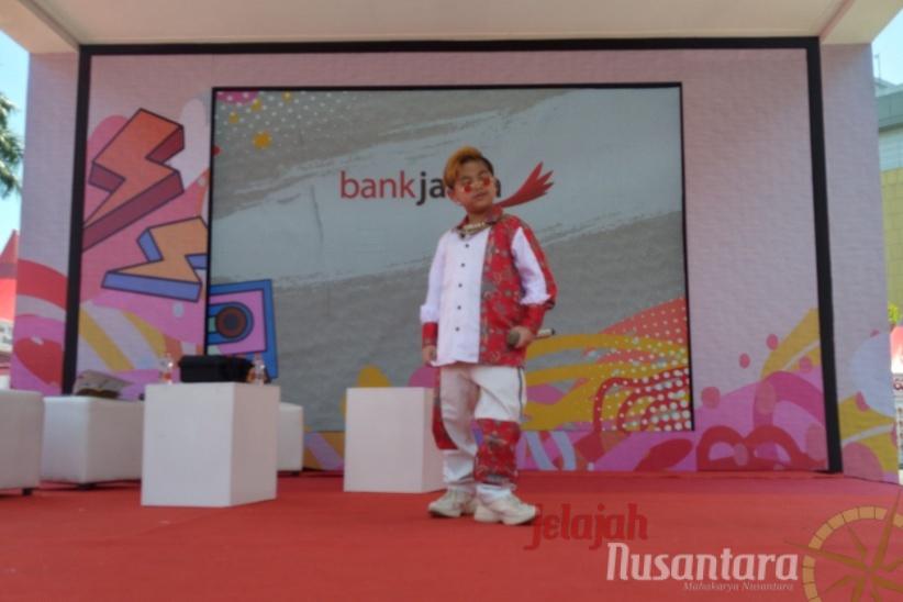 Jebolan Indonesia’s Got Talent 2022 “Edsel Prince” Ajak Pengunjung Mall Surabaya Hip-Hop Bareng