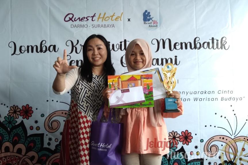 Ibu & Anak Berkolaborasi Membatik Menggunakan Kertas Origami, Ini Keseruannya