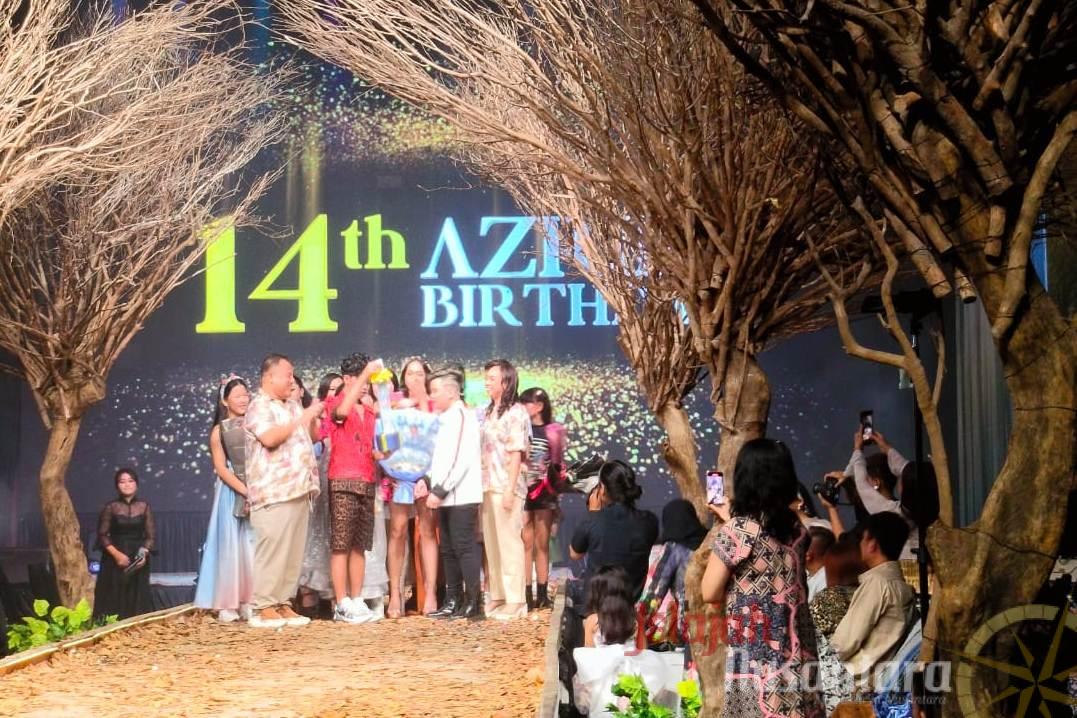Ini Keseruan HUT Ke-14 Model Remaja Surabaya Azriel Emeraldo