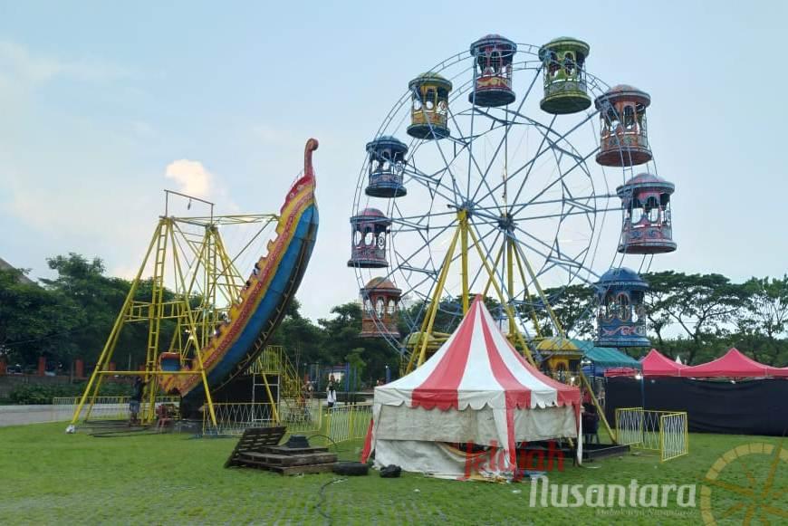 Hibur Rakyat, UNESA Hadirkan Wahana Bermain Tempo Dulu