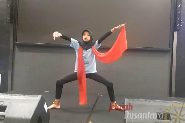 Tari Remo Kampung Bakat Meriahkan Bukber Group Astra Surabaya