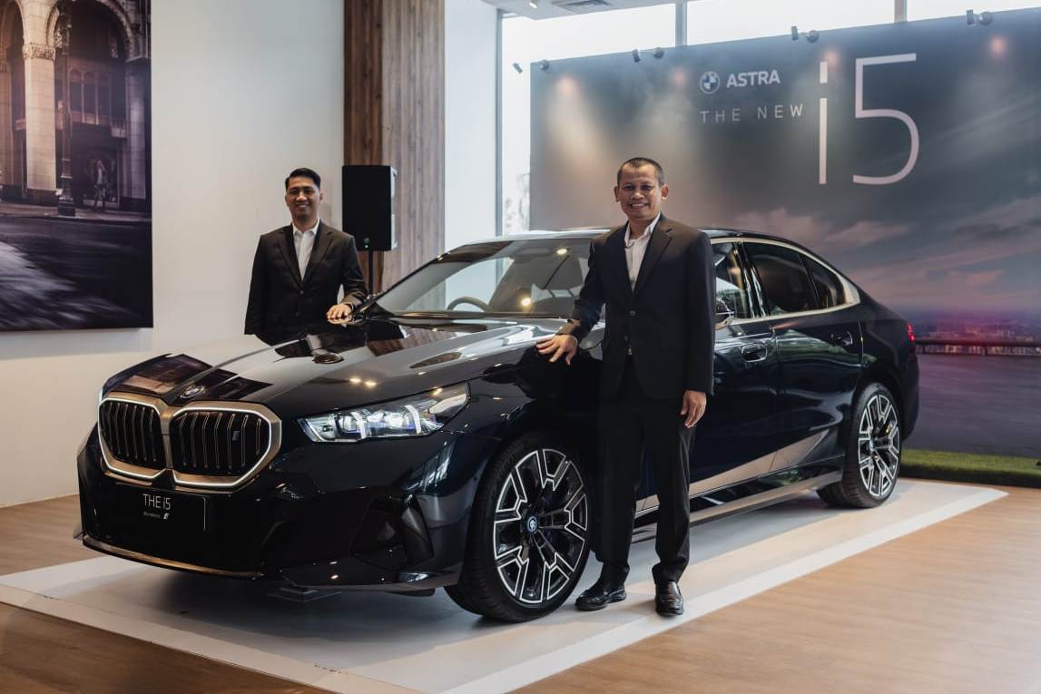 Mobil Full Listrik “BMW i5” Tawarkan Pengalaman Baru Berkendara Bersama Keluarga