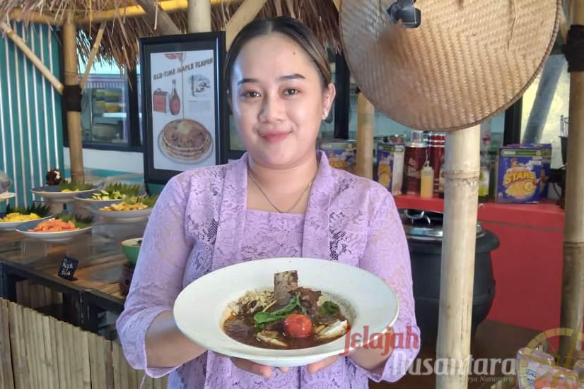 Rawon Iga ala ARTOTEL TS Suites Lezatnya Bikin Ketagihan