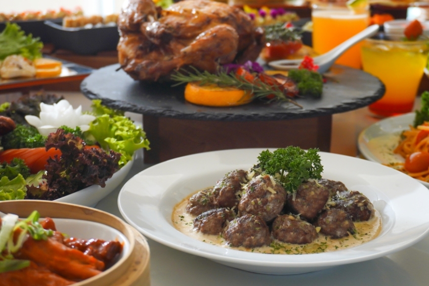 Nongkrong Asik Menikmati BBQ Dinner di HARRIS Hotel Bundaran Satelit