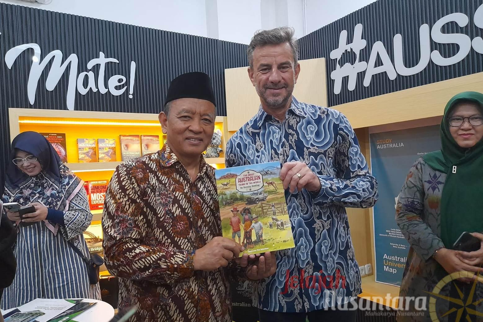 Konsulat Jenderal Australia Hadirkan Pojok Baca di Perpustakaan UINSA Surabaya