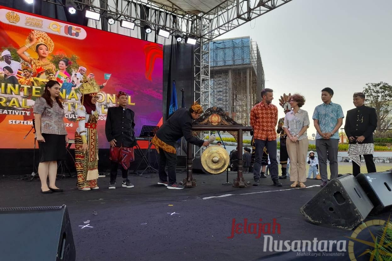 UNESA International Cultural Festival 2024 Ajang Pererat Hubungan Mahasiswa Mancanegara