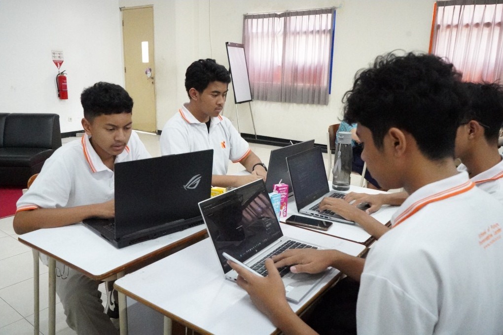 Kompetisi “NASA Space Apps Challenge” Ajang Kreatifitas Siswa SIS Surabaya