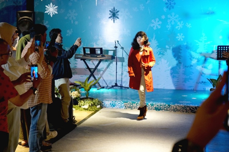 Penyandang Disabilitas Unjuk Kebolehan di Ajang Fashion Show Grand Swiss-Belhotel Darmo