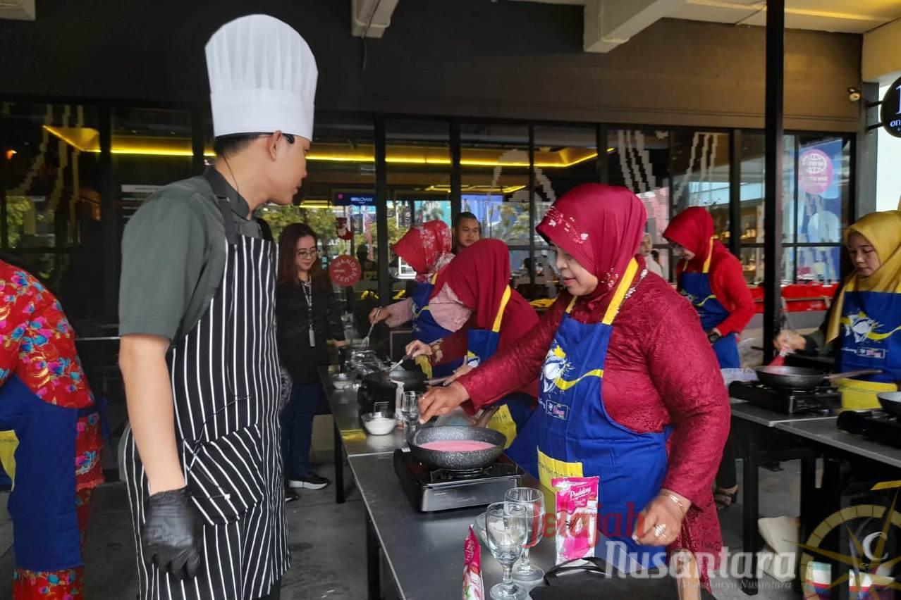 ARTOTEL TS Suites Ajak Para Ibu Hebat Seru Seruan Membuat Kua Tart