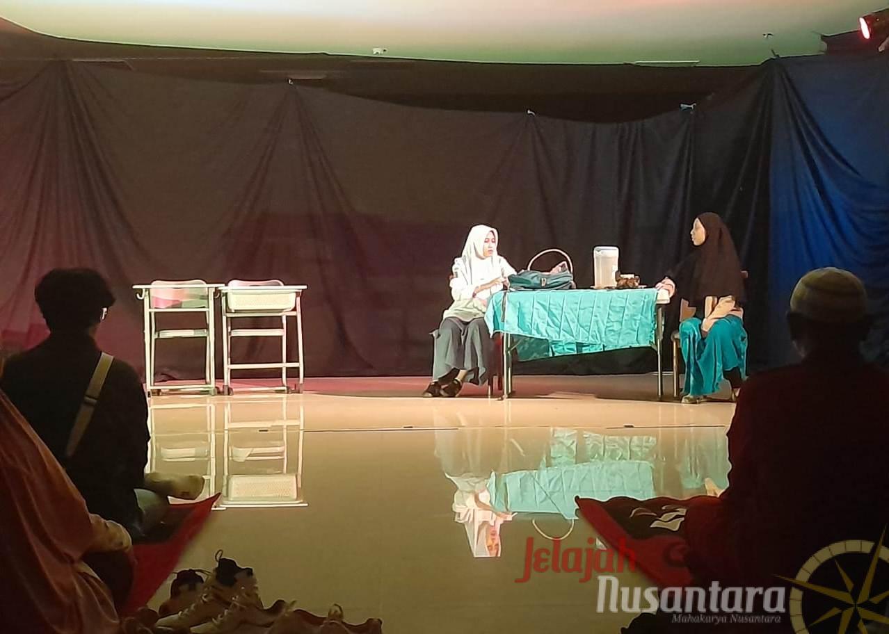 Pentas Idealis karya Teater Alif Ajang unjuk bakat para siswa Smamda Surabaya