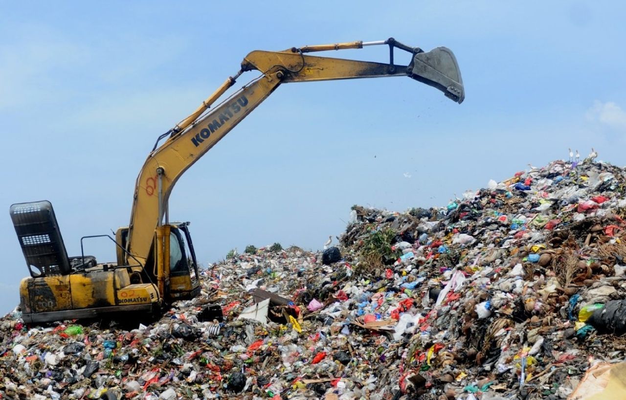 Belanja Online Makin Praktis, Tapi Sampah Plastik Mengintai