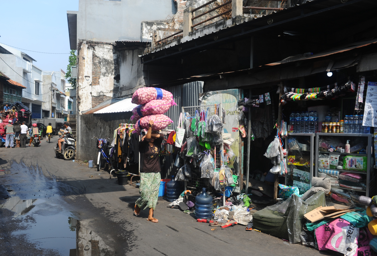 Tenaga yang Terlupakan di Pasar Pabean