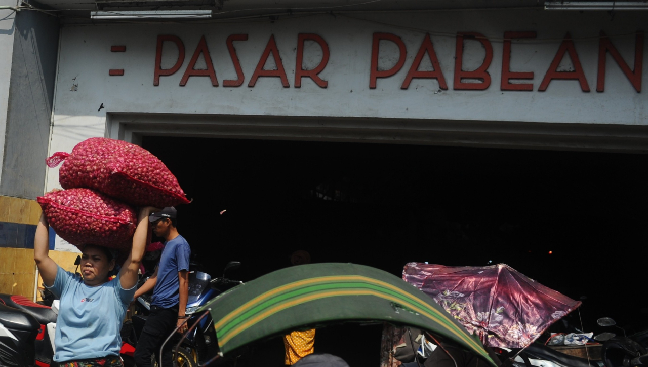 Tenaga yang Terlupakan di Pasar Pabean