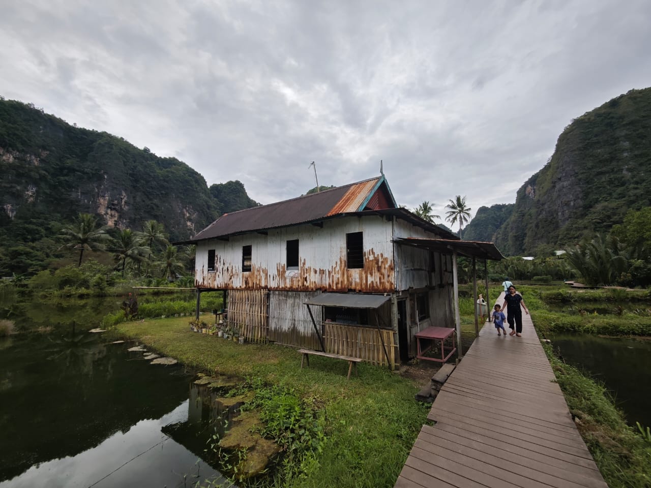 Desa wisata Rammang-Rammang. (Foto: Wibowo)